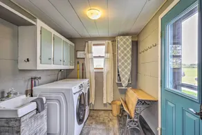 Eclectic Ladysmith Hideaway: Hike & Hunt! - Innenbereich