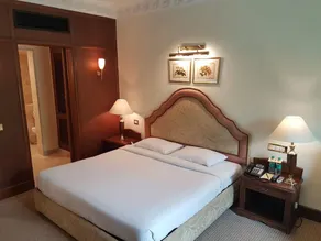 The Palms Town & Country Club - Resort - Room
