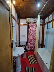 Shiraz Deluxe Houseboat - Badeværelse