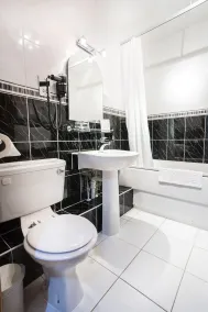 Stanton House Hotel - Baño