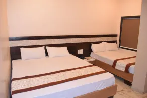 Gopi Hotel And Restaurant - Chambre