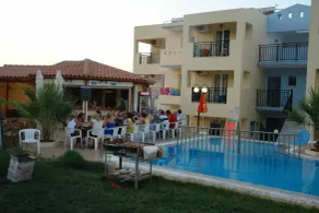 Sunshine Studios & Apartments - Pool