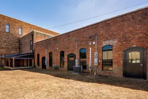 Historic Loft of Comer! Walk to Shops & Dining - Interni