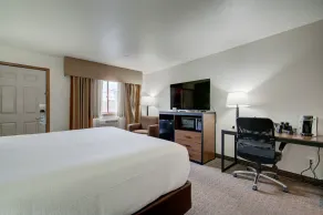Ridgeline Hotel at Yellowstone, an Ascend Collection Hotel - Room