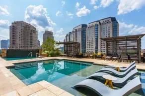 Level Dallas Uptown - Pool