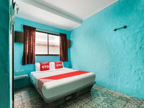 OYO 1103 Pirates House Hotel - Room