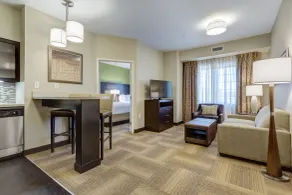 Staybridge Suites St Louis - Westport by IHG - Chambre