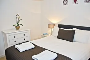 Base Serviced Apartments - Duke Street - Rum