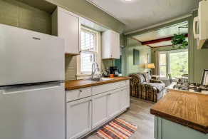 Iroquois River Retreat! Waterfront Cabin w/ Deck - Innvendig