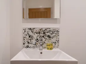Two Hoots - Bathroom