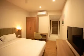 HILUX COURTYARD - Camera