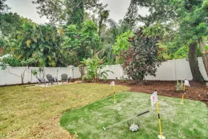 Pinellas Park Home: Swim, Golf, Grill & More! - Intérieur