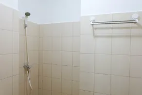 Studio near Bella Terra Mall at Tifolia Apartment - Badezimmer