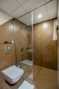 Akoya Business Hotel - Hitech City Hyderabad - Bathroom