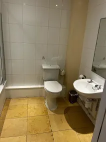 The Cherry Tree - Bathroom