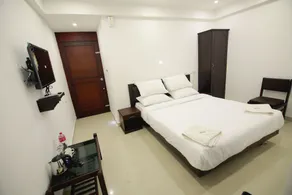 SS Beach Resort - Room