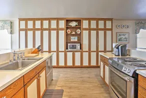 Family-Friendly Vacation Home: Steps to Beach! - Interiør