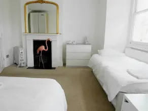 Kew Studios and Rooms - Room