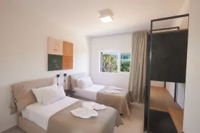 New 5 Bedroom Villa With Pool in the Center of Ayia Napa l Kube Villa 4 - Rom