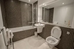 Orange Apartments Polmuir Gardens Only 7 minutes to City Centre - Badrum