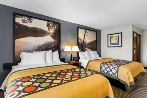 Super 8 by Wyndham Bloomington University Area - Chambre