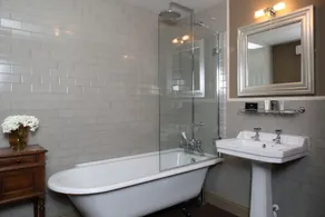 The Crown And Thistle, Abingdon - Bathroom