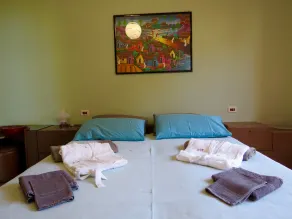 Villa Anastasye Your Lakefront Vacation Rental - Chambre