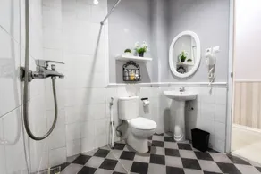Omah Madam Bed & Breakfast - Bathroom