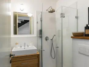 Kubler's House - By Beach Apartments TLV - Bathroom
