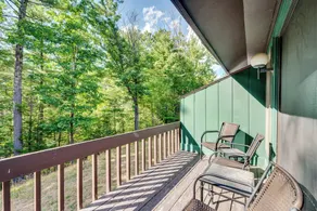 Near Skiing & Hiking! North Conway Gem w/ Balcony - Interiör