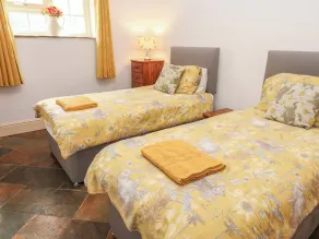 Rainbow Cottage - Room