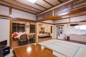Kariyushi Condominium Resort Ginowan CASa N.Y - Essbereich im Zimmer
