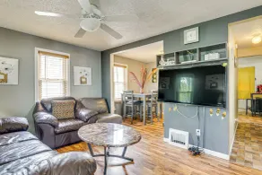 3 Mi to Dtwn Fort Wayne: Home w/ Deck & Yard! - Innvendig
