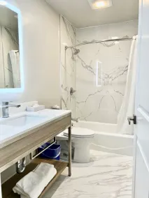 Nob Hill Motor Inn -Newly Updated Rooms! - Salle de bain
