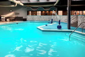 Delta Hotels by Marriott Utica - Pool
