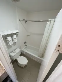 Super 8 by Wyndham San Marcos - Salle de bain