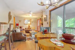 1/2 Mi to Marina: Lake Arrowhead Condo! - Interior