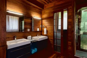 Secret Bay - Bathroom