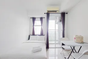 Cozy And Enjoy Living Studio Room At Serpong Garden Apartment - Room