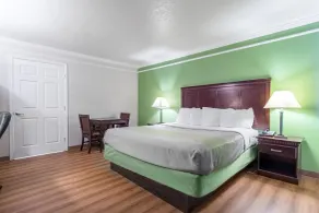Motel 6-Kingsburg, CA - Chambre