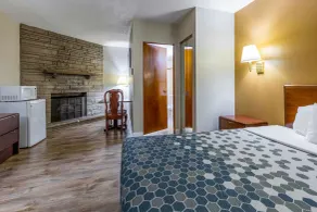 Econo Lodge Inn & Suites on the River - Quarto