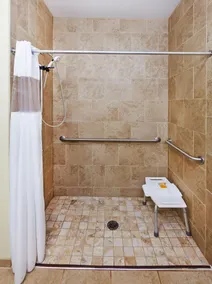 La Quinta Inn & Suites by Wyndham Dickinson - Salle de bain