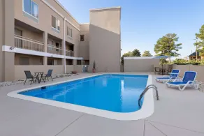 Days Inn by Wyndham Florence Near Civic Center - Piscine