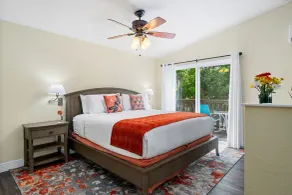 Bay Harbor Lodge - Rum