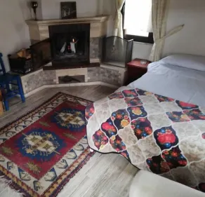 Zirve Dağ Evi - Rom