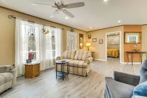 Waterfront Home w/ Access to Lake Anasagunticook! - Innvendig