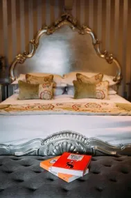 The Royal Hotel - Room