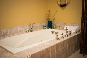 Shane Acres Country Inn - Bathroom
