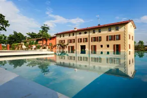 Belvivere Suites - Pool