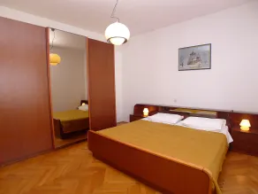 8 Person 3 Bed Apartment With Pool Near the Beach - Quarto